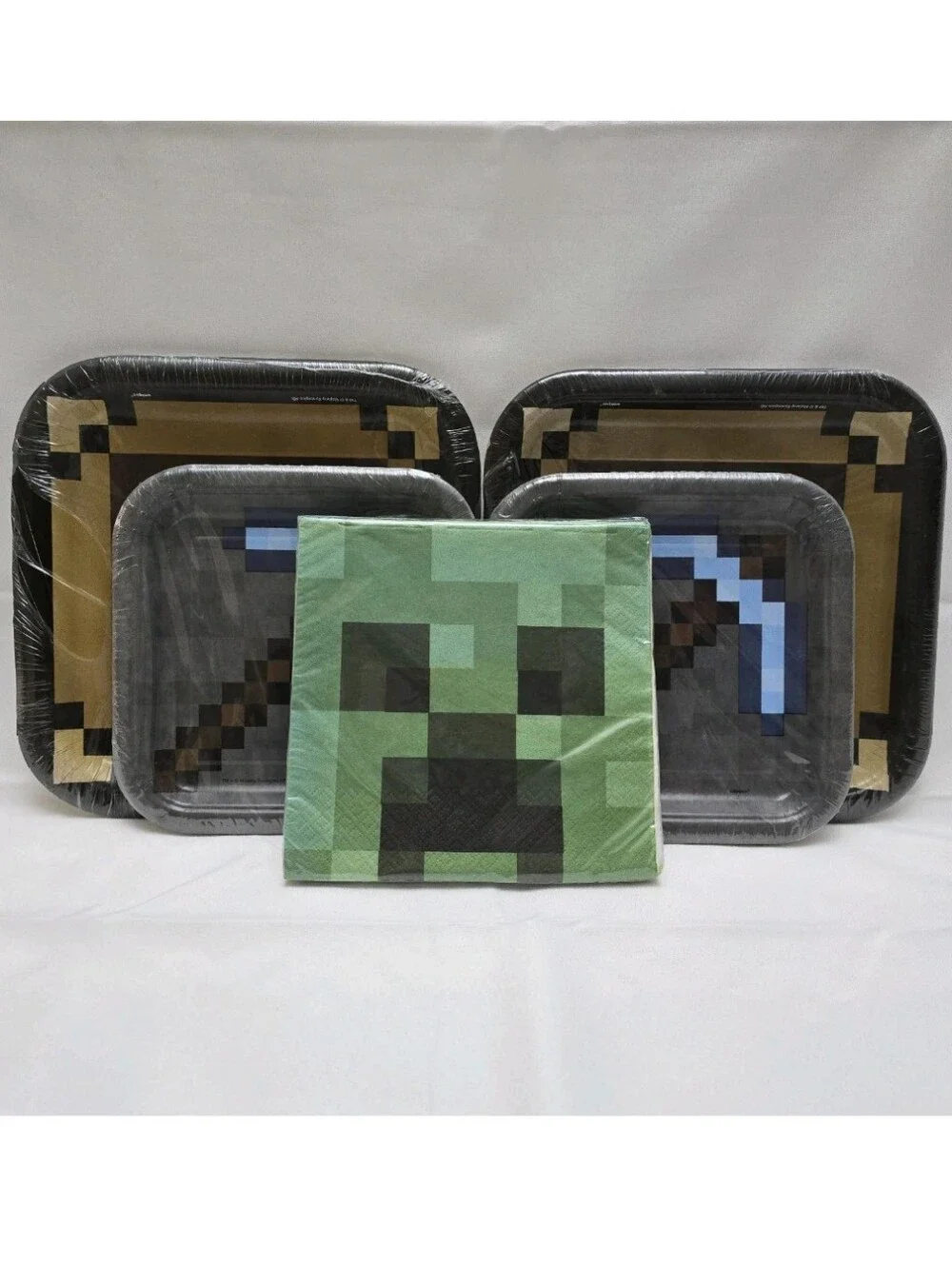 Minecraft 48pc Party Supplies Set Serves 16 Dinner & Cake Plates Creeper Napkins